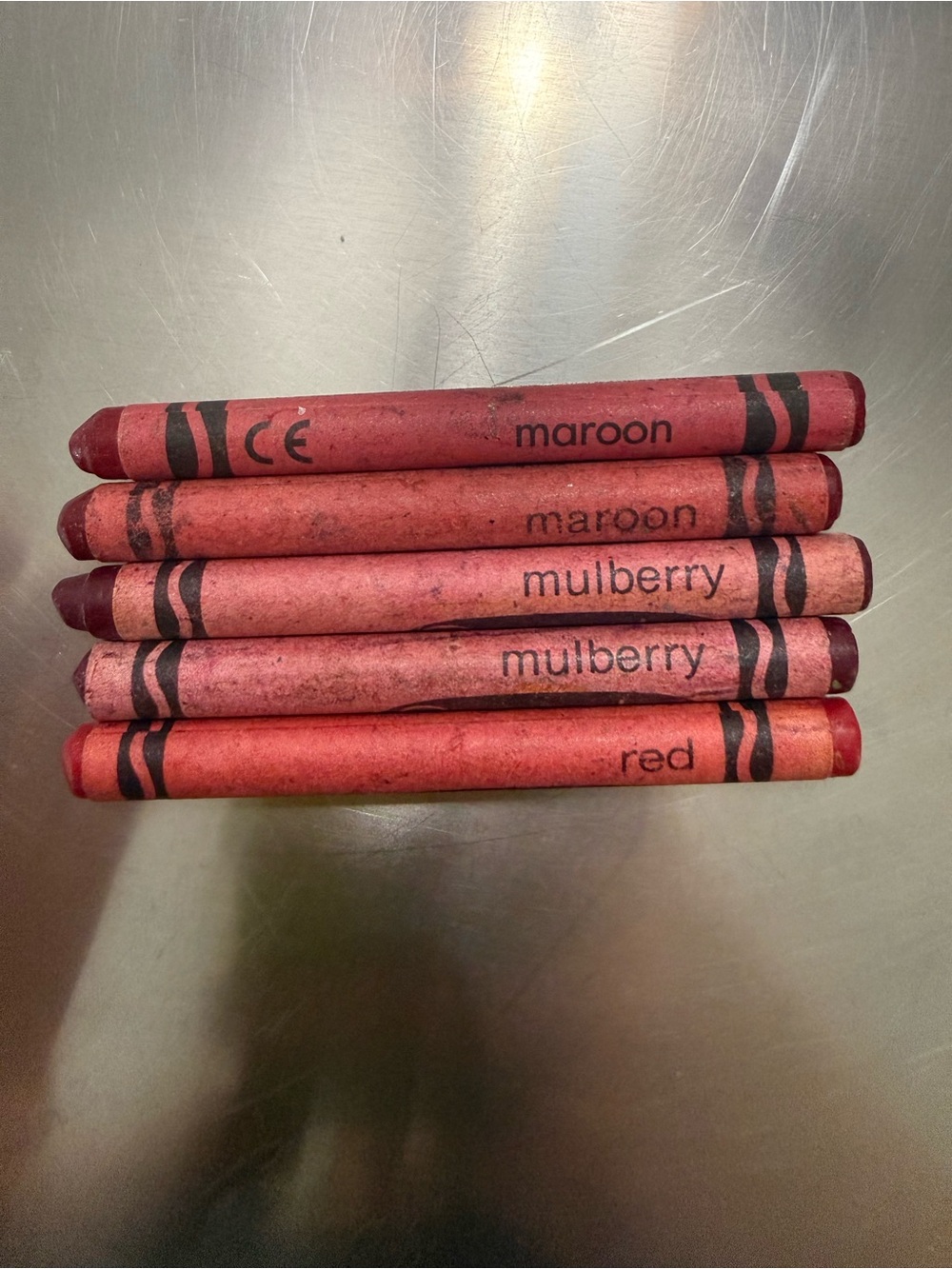 Set of vintage / collectible / discontinued Crayola crayons - reds
